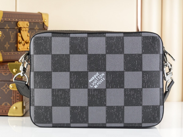 l**is V*t*n trio messenger