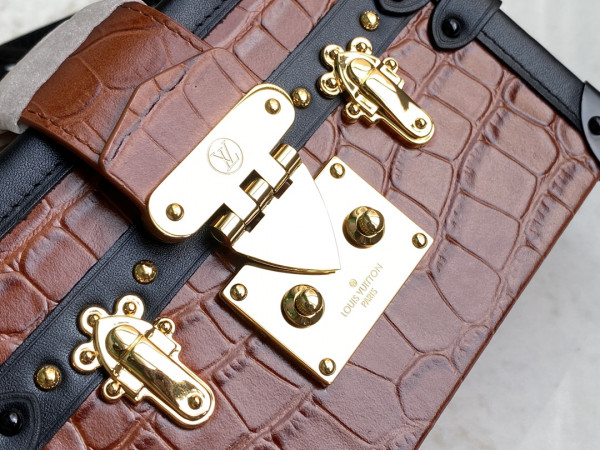 l**is V*t*n petite malle