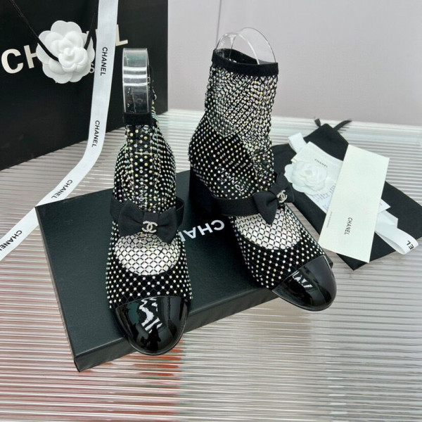 CL Leather ankle BOOTS