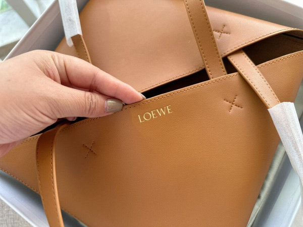 LOEWE Puzzle Fold Tote in shiny calfskin
