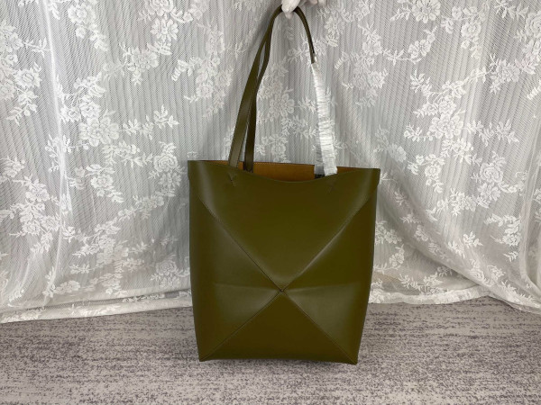 LOEWE Puzzle Fold Tote in shiny calfskin