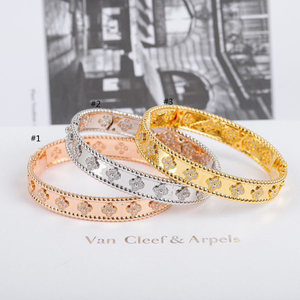 Van Cleef & Arpels Perlée BRACELET