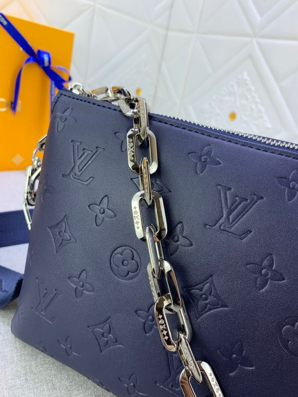 l**is V*t*n coussin pm