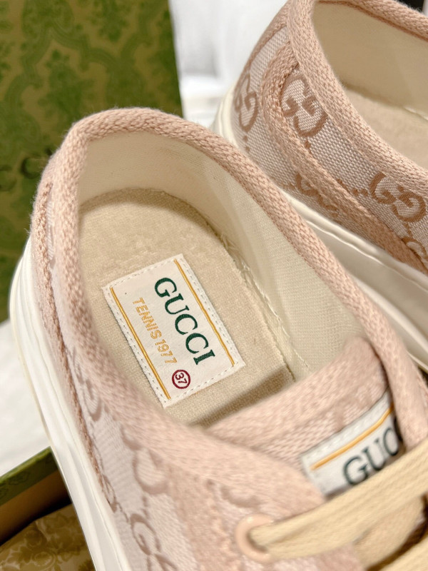 G*u*i sneaker