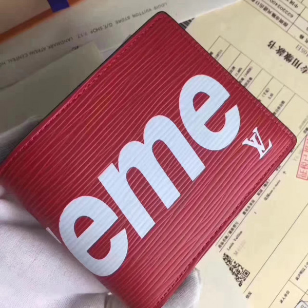 l**is v*t*n S*p*e pocket wallet
