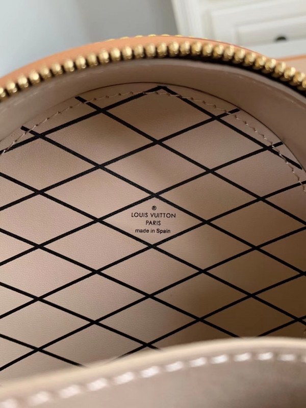 l**is V*t*n mini boite chapeau