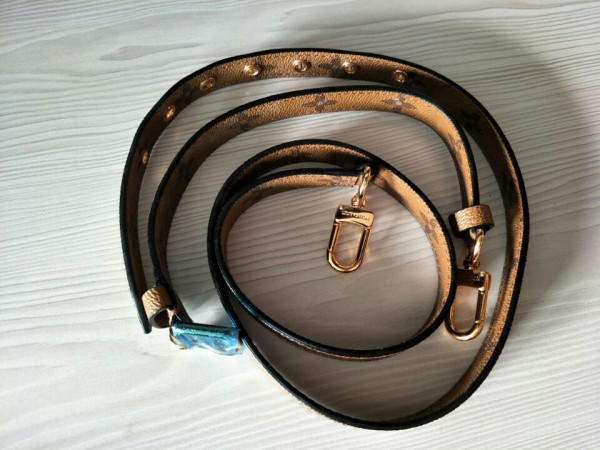 l**is V*t*n pochette metis