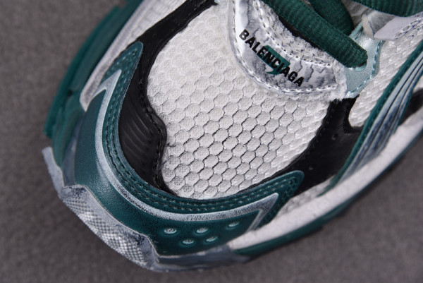 Ba*len*cia*ga runner