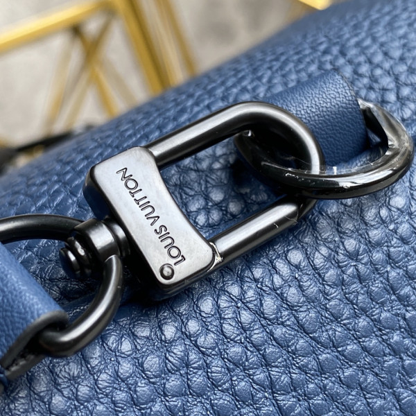 l**is V*t*n christopher xs