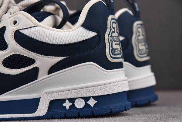 l**is V*t*n sneakers