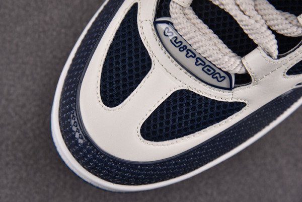 l**is V*t*n sneakers