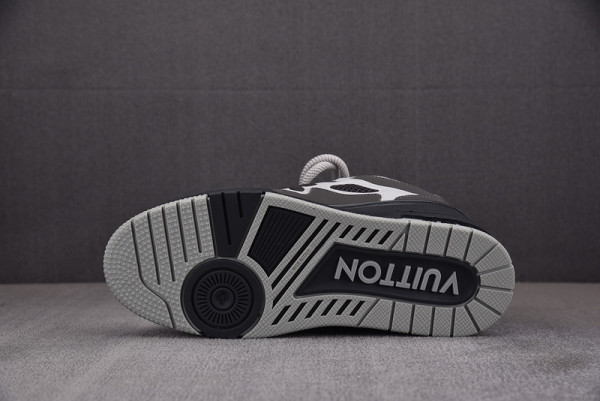 l**is V*t*n sneakers