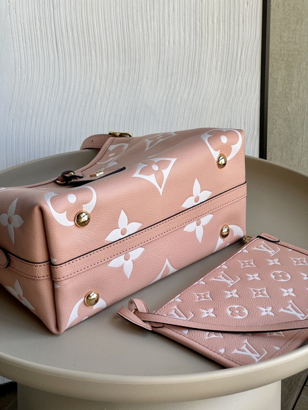 l**is V*t*n carryall pm