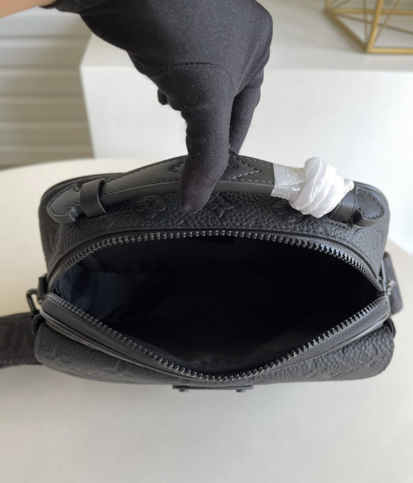 l**is V*t*n s lock messenger