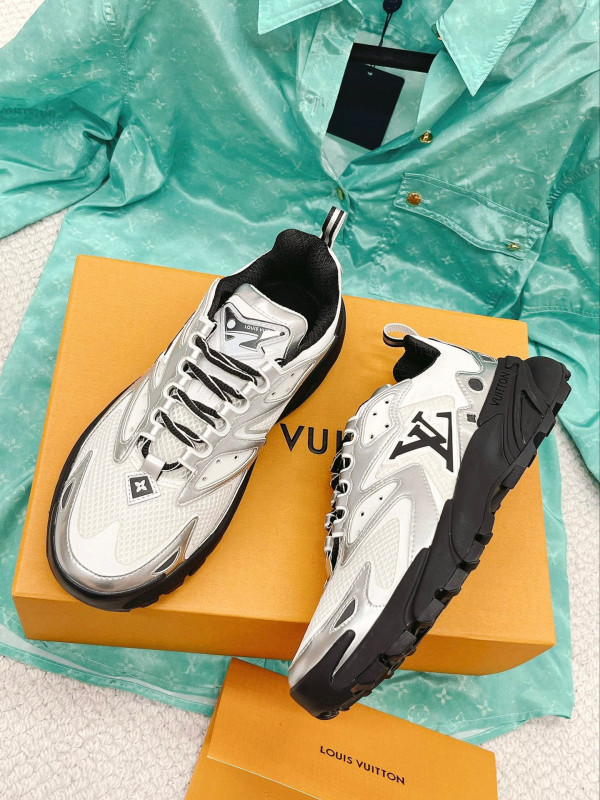 l**is V*t*n runner tatic sneaker