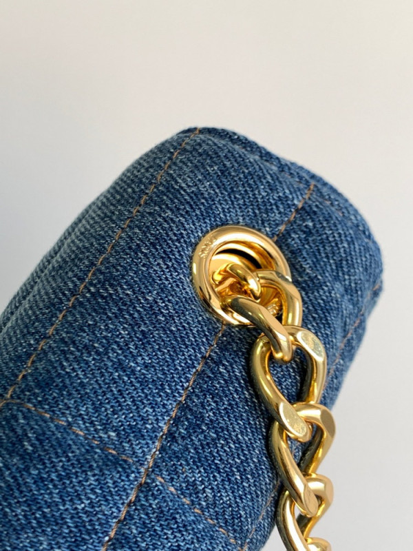 ce**e chain shoulder bag matelasse monoCh*0me