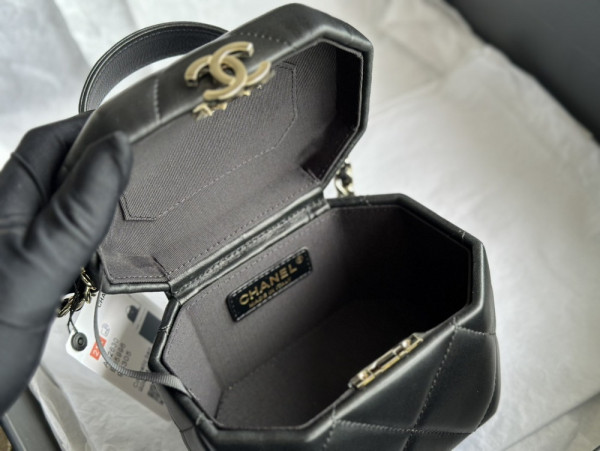 CL VANITY CASE