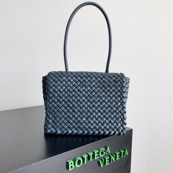 Bo*te*ga ve*ne*ta patti top handle bag