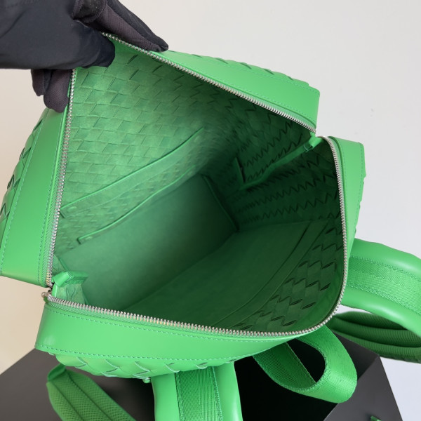 Bo*te*ga ve*ne*ta arco backpack