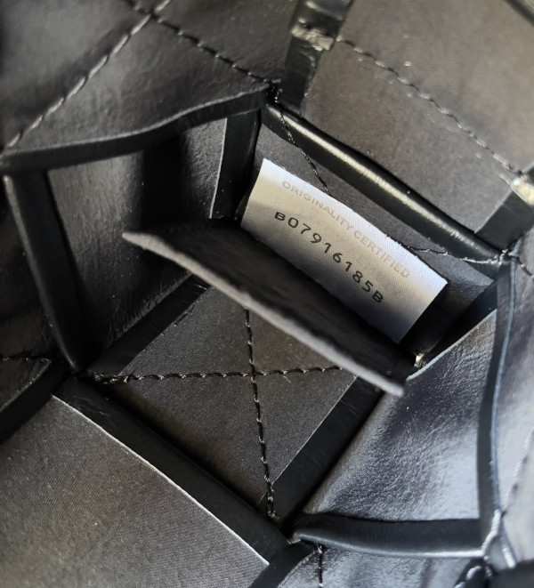 Bo*te*ga ve*ne*ta cassette-23*15*5.5cm