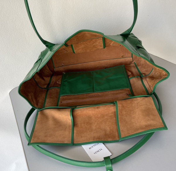 Bo*te*ga ve*ne*ta arco