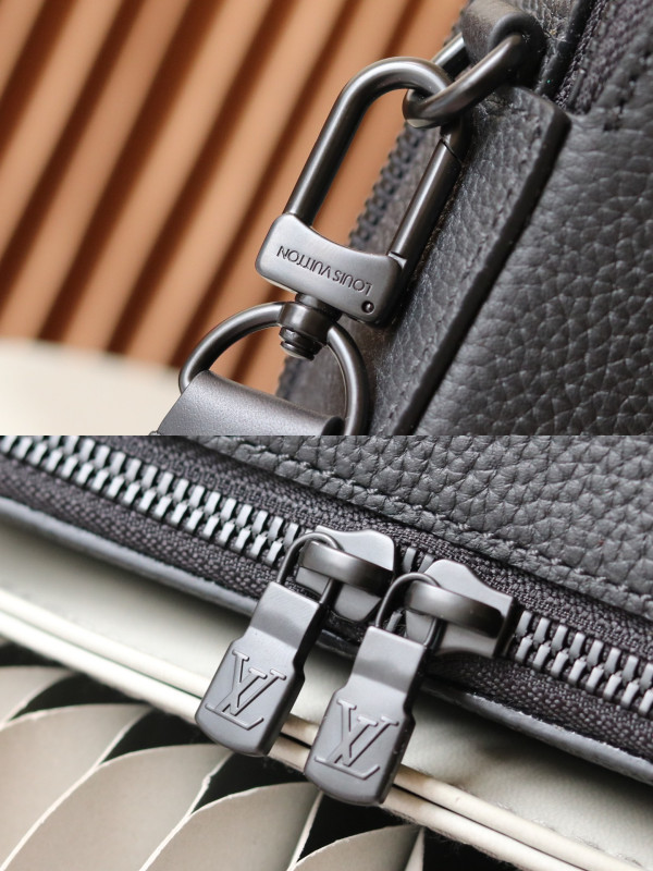 l**is V*t*n alpha wearable wallet