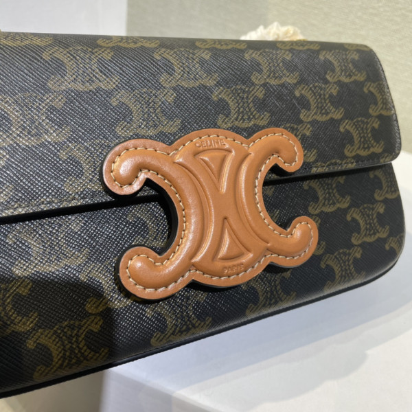 Ce**e chain shoulder bag triomphe