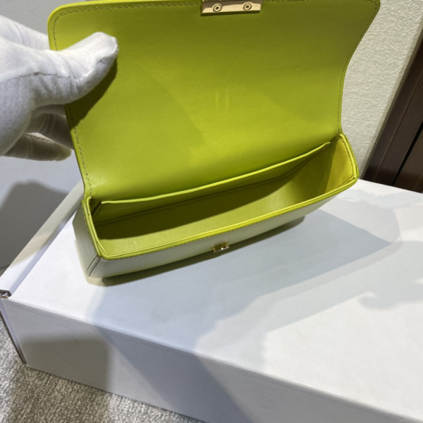 Ce**e chain shoulder bag triomphe