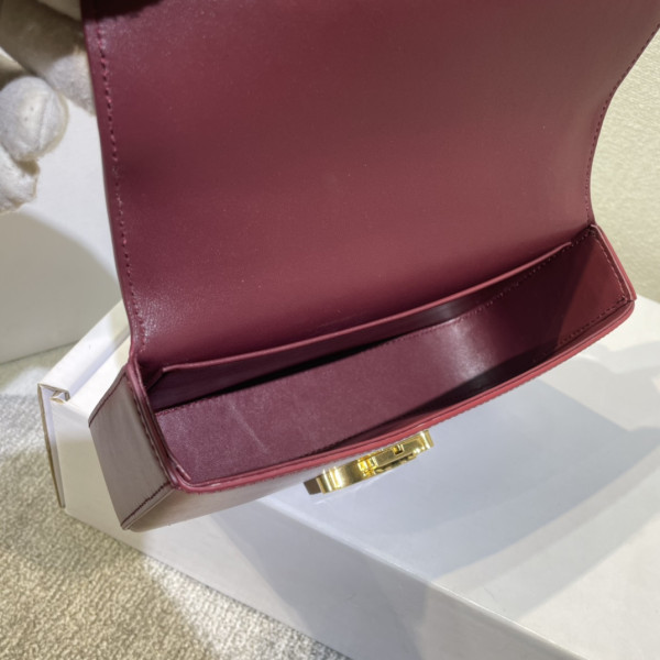 Ce**e chain shoulder bag triomphe