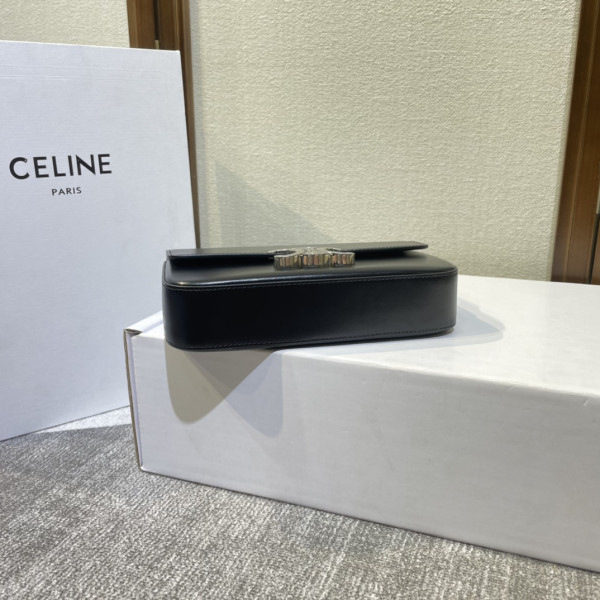 Ce**e chain shoulder bag triomphe