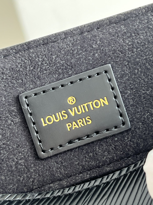 l**is V*t*n petit sac plat