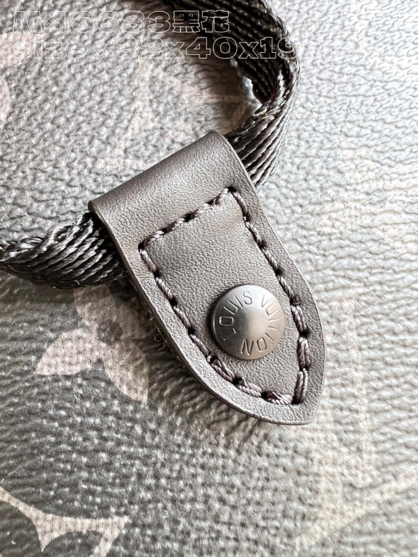 l**is V*t*n backpack