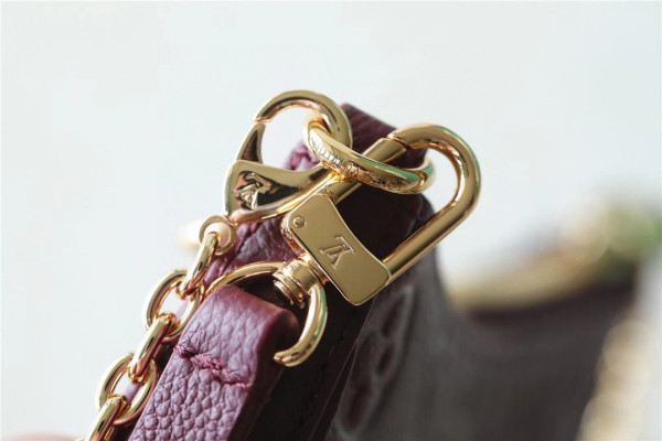 l**is V*t*n easy pouch on strap