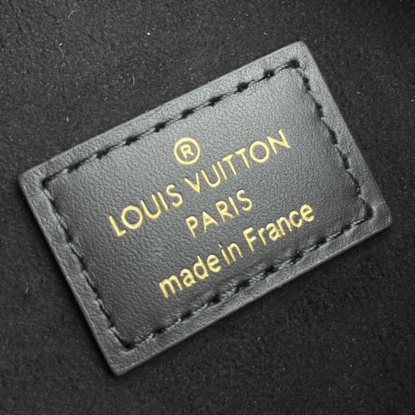 l**is V*t*n side trunk mm