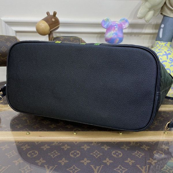 l**is V*t*n x yk neverfull mm