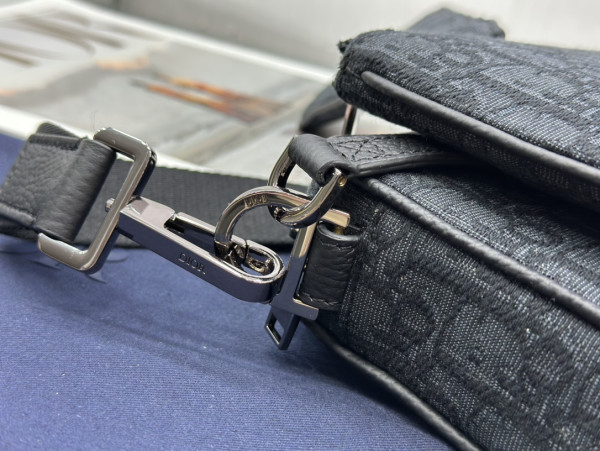 D*or saddle triple pouch