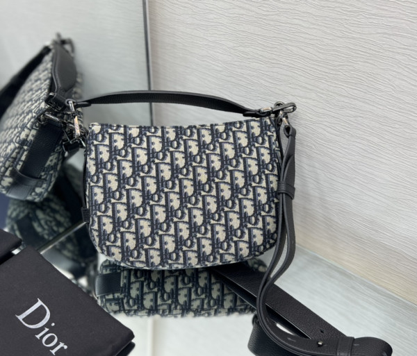 D*or saddle soft bag