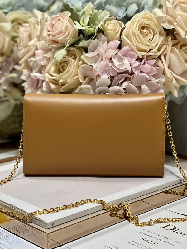 D*or bobby east-west pouch with chain