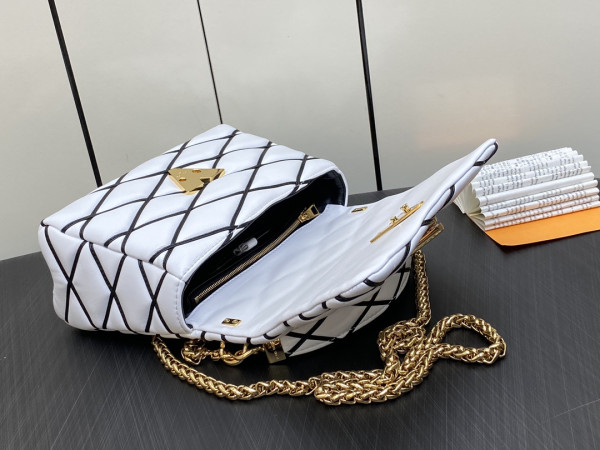 l**is V*t*n go-14 mm