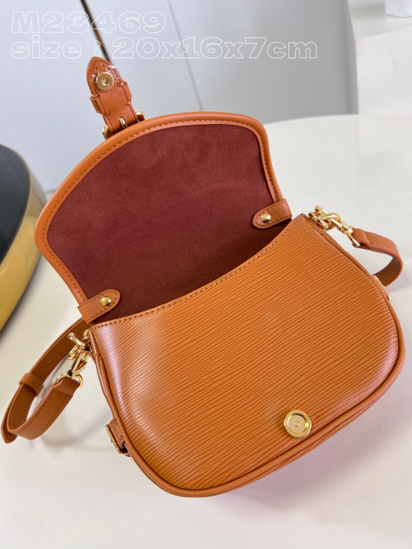 l**is V*t*n saumur bb