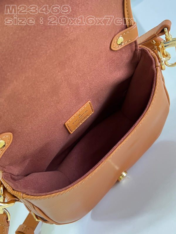 l**is V*t*n saumur bb