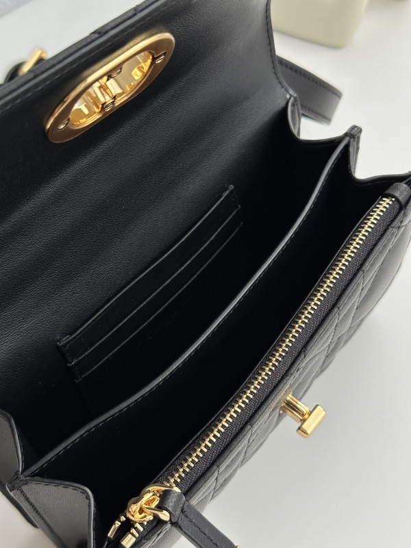 D*or miss caro mini bag