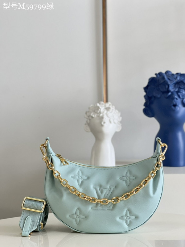 l**is V*t*n over the moon