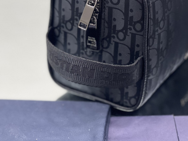 D*or lingot toiletry bag