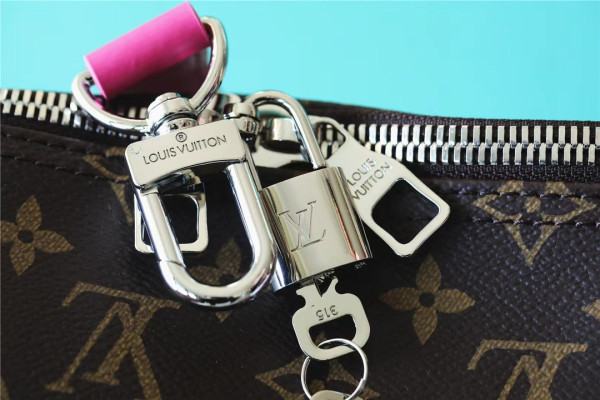 l**is V*t*n keepall bandouliÈre 50