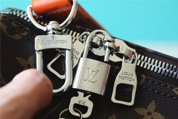 l**is V*t*n keepall bandouliÈre 50