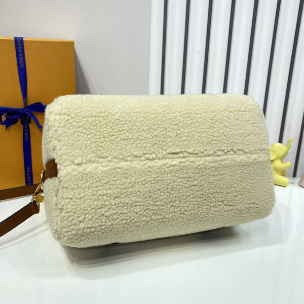 l**is V*t*n speedy bandouliÈre 25