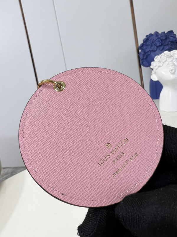 l**is V*t*n illustre ice skate bag charm and key holder