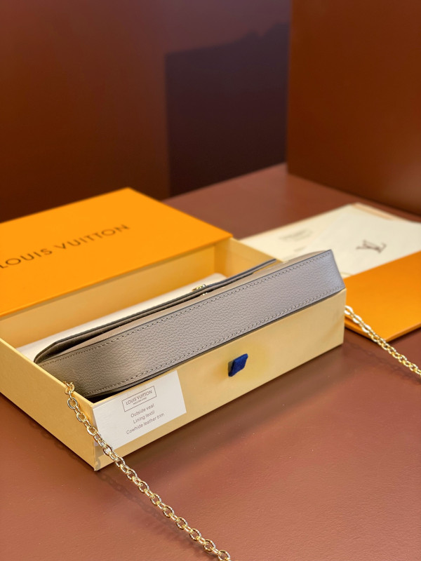 l**is V*t*n pochette fÉlicie