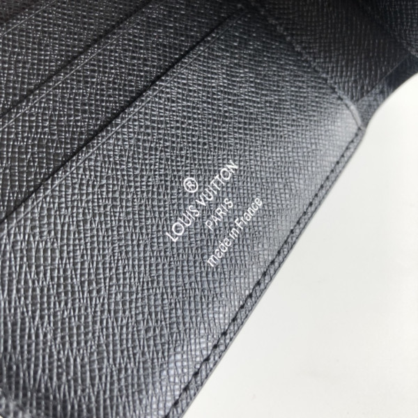 l**is V*t*n multiple wallet